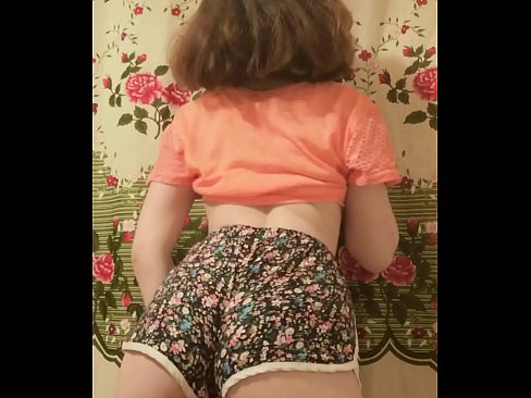 ❤️ Giovane pupa sexy fa uno striptease riprendendo i suoi pantaloncini alla telecamera ❌ Porno vkal it.pornolymp.ru ❌️❤